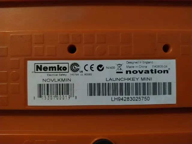 Controlador Novation Lounchkey Mini - Foto 2