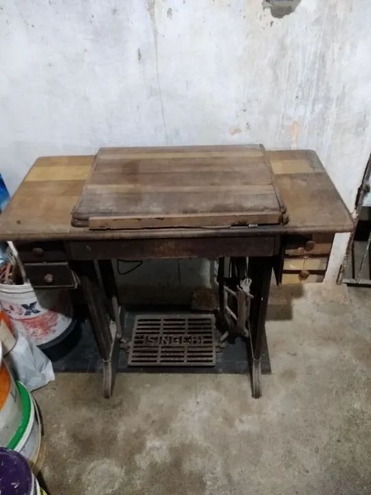 Máquina de costura Singer a motor64574075466626120