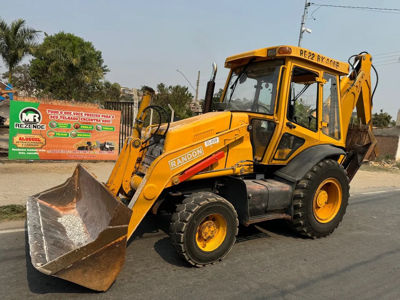 Retroescavadeira Randon RK 406 4+4 