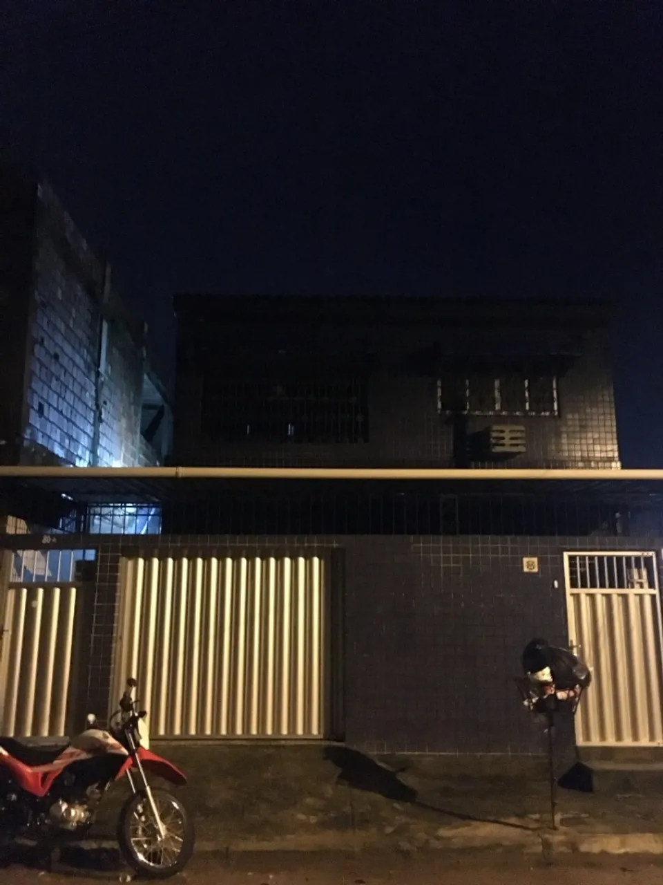 Alugo casa 3qtos, 2 banheiros, garagem, cisterna