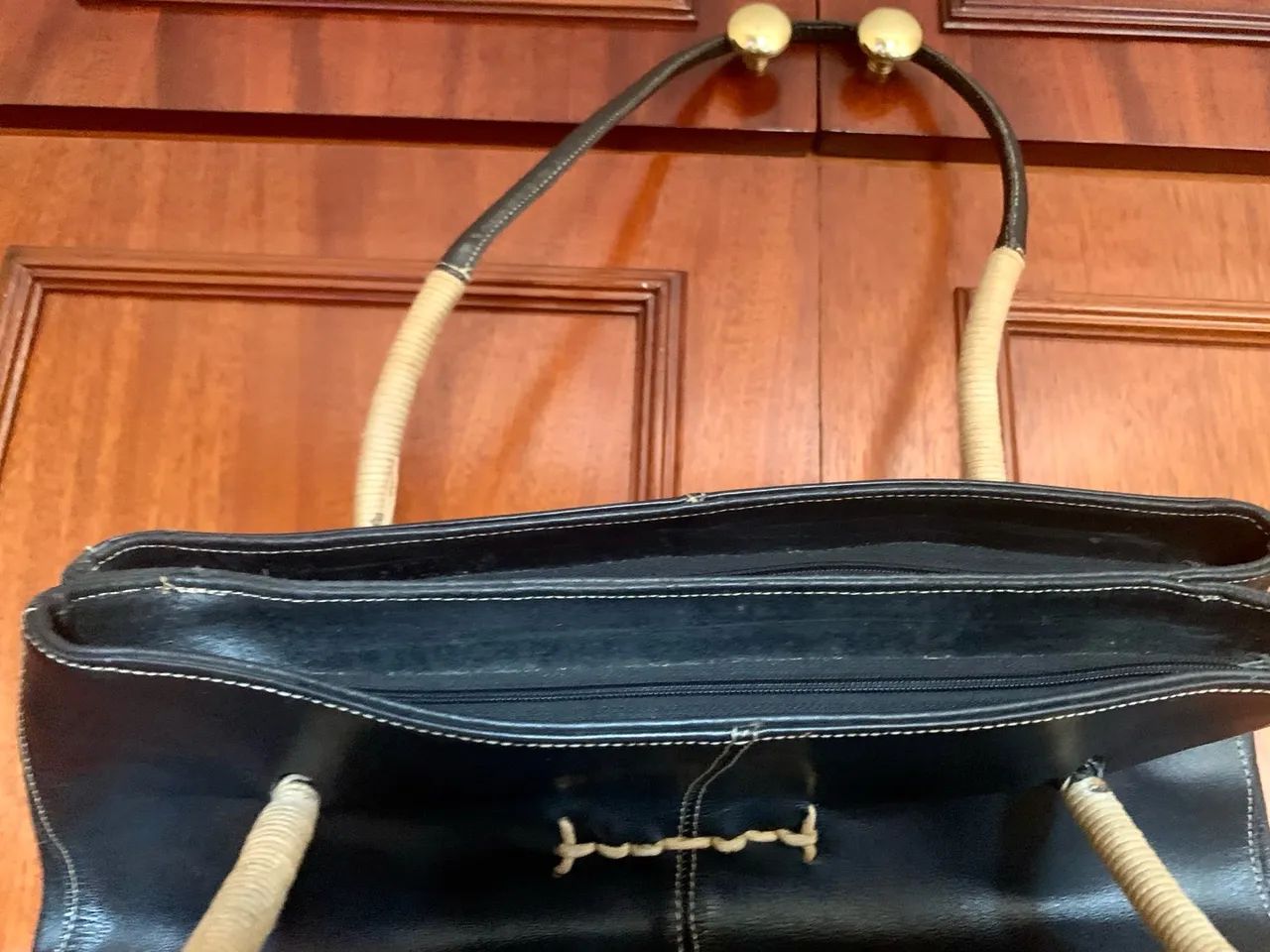 Bolsa de mão em couro preta Arzon - como nova  - Foto 3