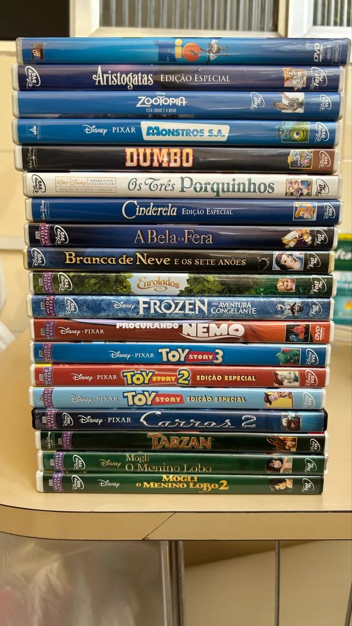 Lote com 19 DVDs infantis originais Disney e Pixar