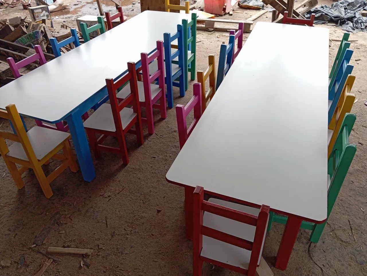 Conjunto de mesa e cadeiras coloridas para crianças - Foto 2