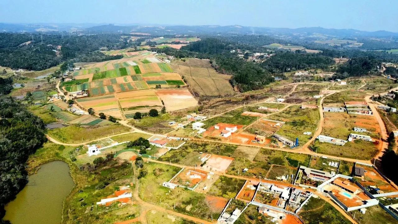 Terreno em Ibiúna com Lazer Completo e Fácil Acesso!