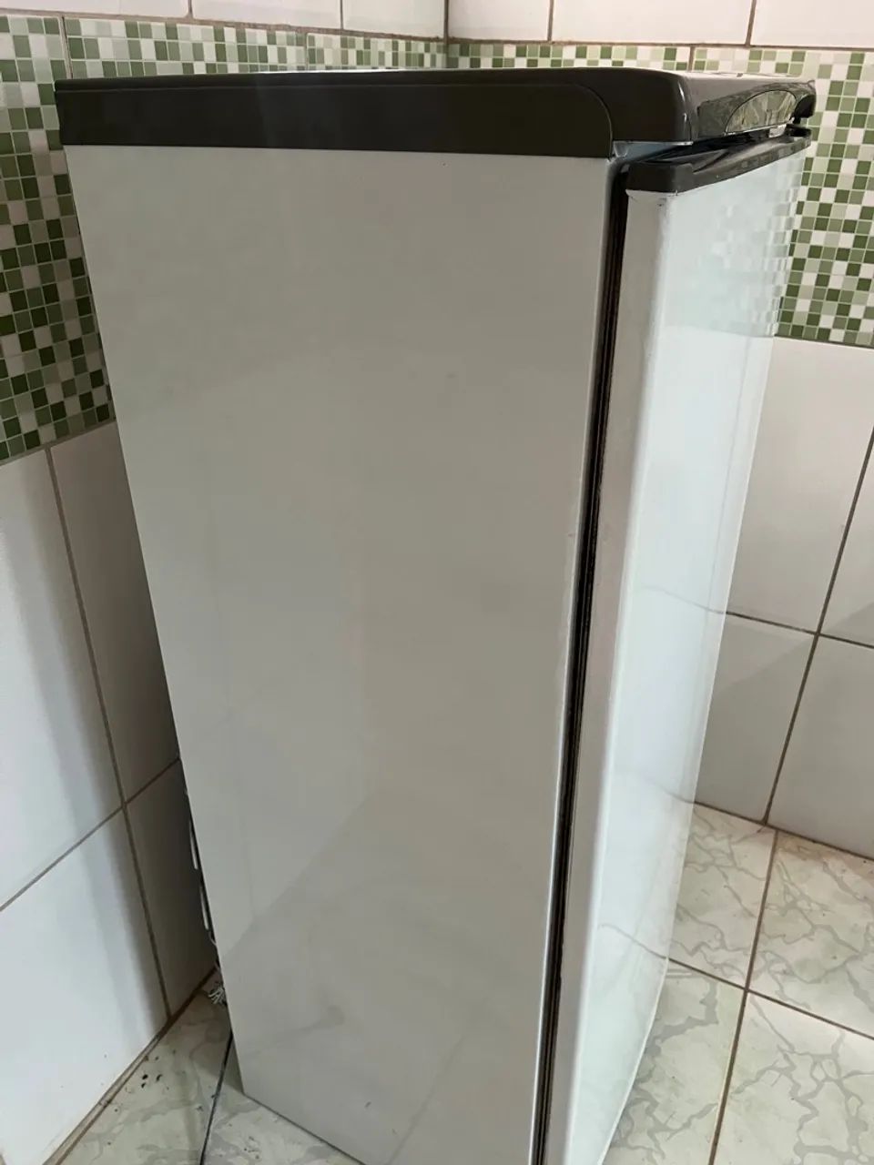 Vendo geladeira valor 499 frete grátis pra vender hoje - Foto 2