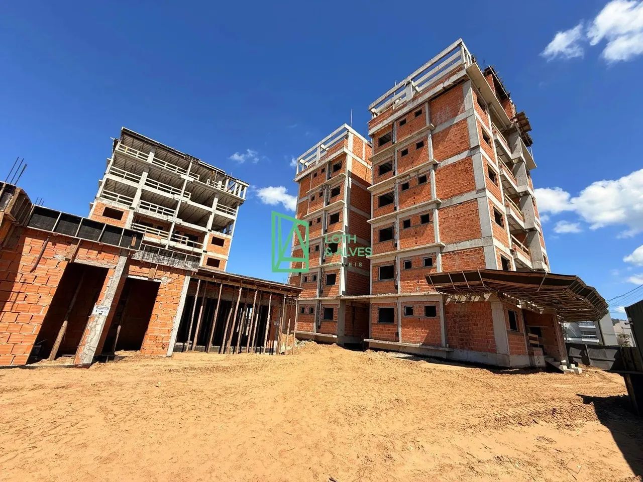 Apartamento em Home Club à venda, GRAVATÁ, NAVEGANTES - SC