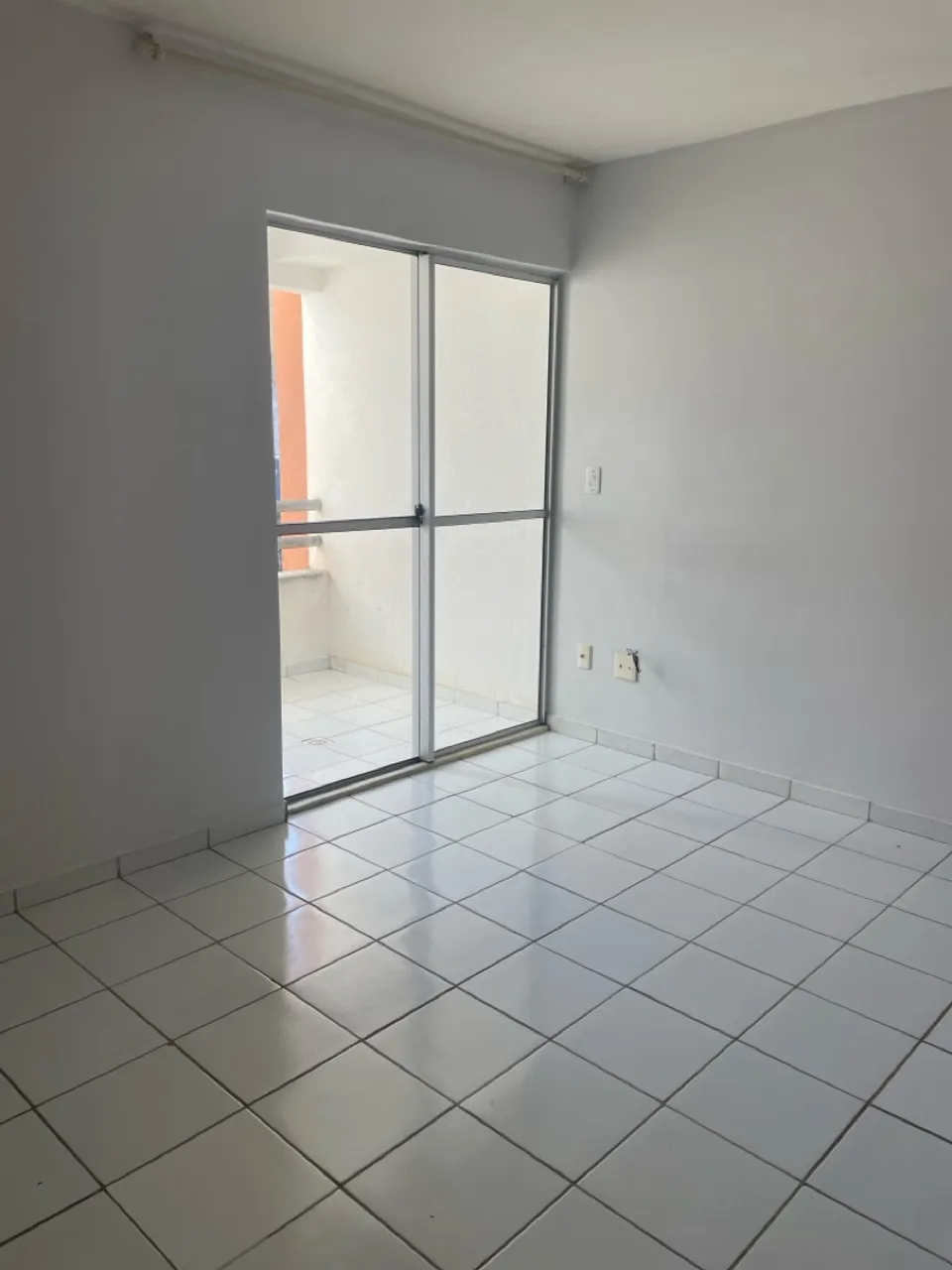 Alugo apartamento no Condomínio Guarujá na maioba