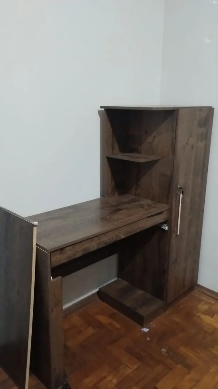Escrivaninha com Armário e Prateleiras - Ideal para Escritório