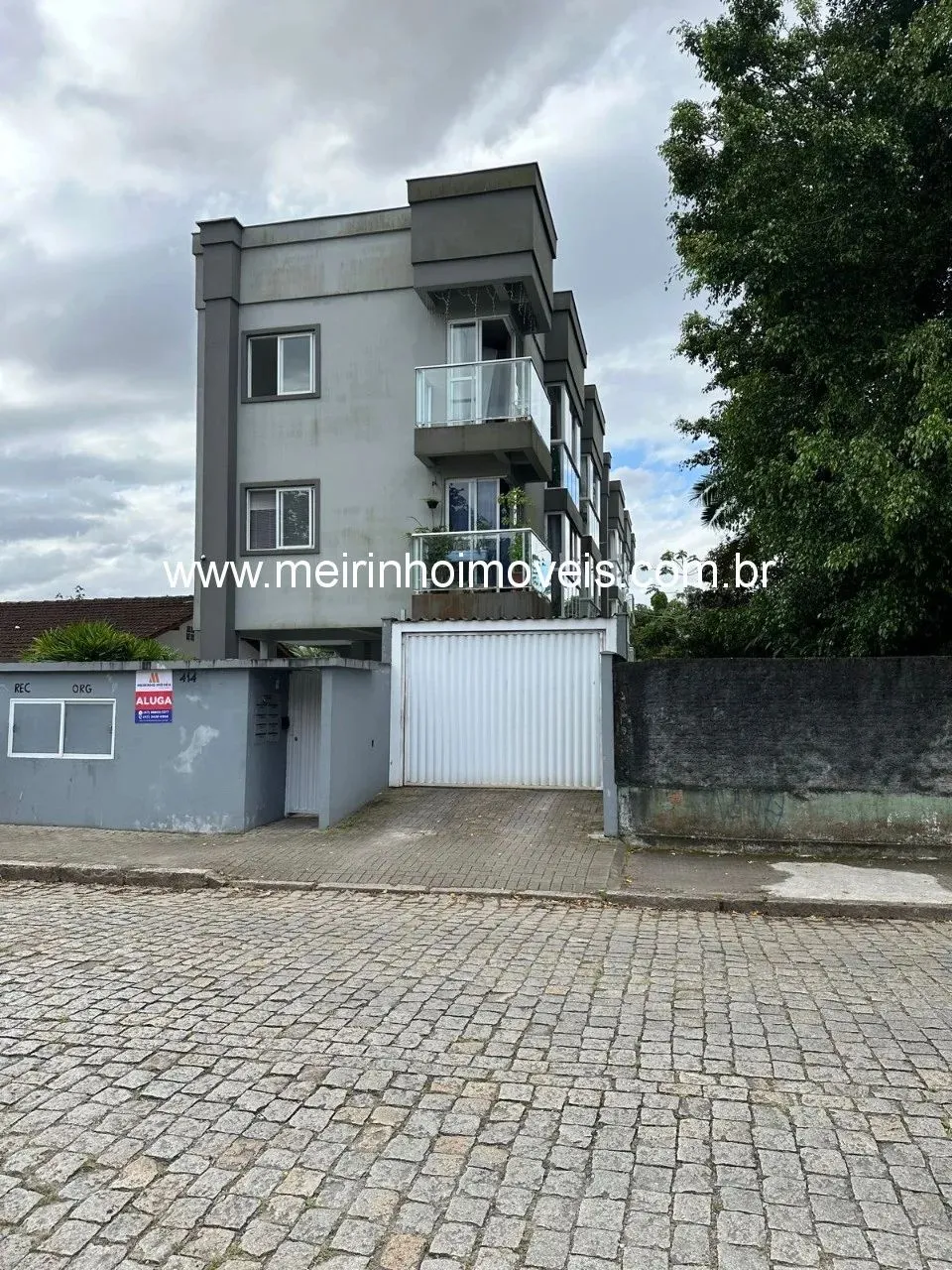 Apartamento para locação no bairro Floresta em Joinville-SC: 2 quartos, 1 sala, 1 banheiro