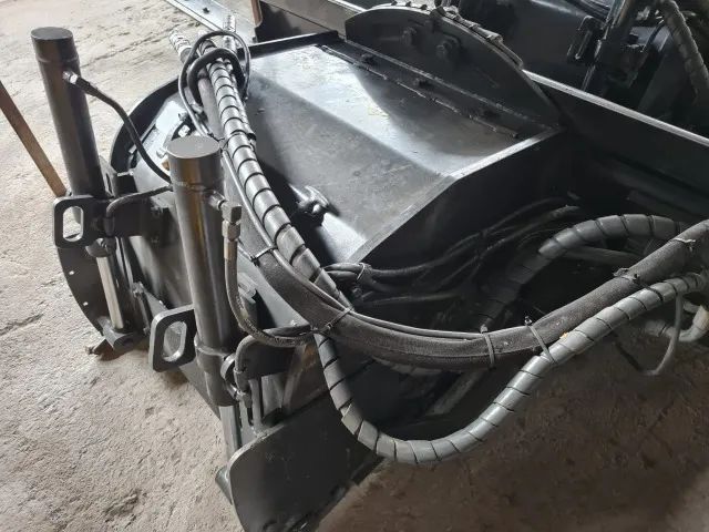 Fresadora De Asfalto, Implemento Bobcat 60cm Semi Nova 2017
