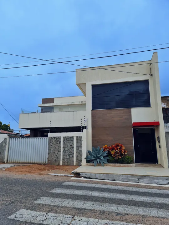 Oportunidade Única: Imóvel Comercial na Avenida dos Xavantes, Pitimbú!