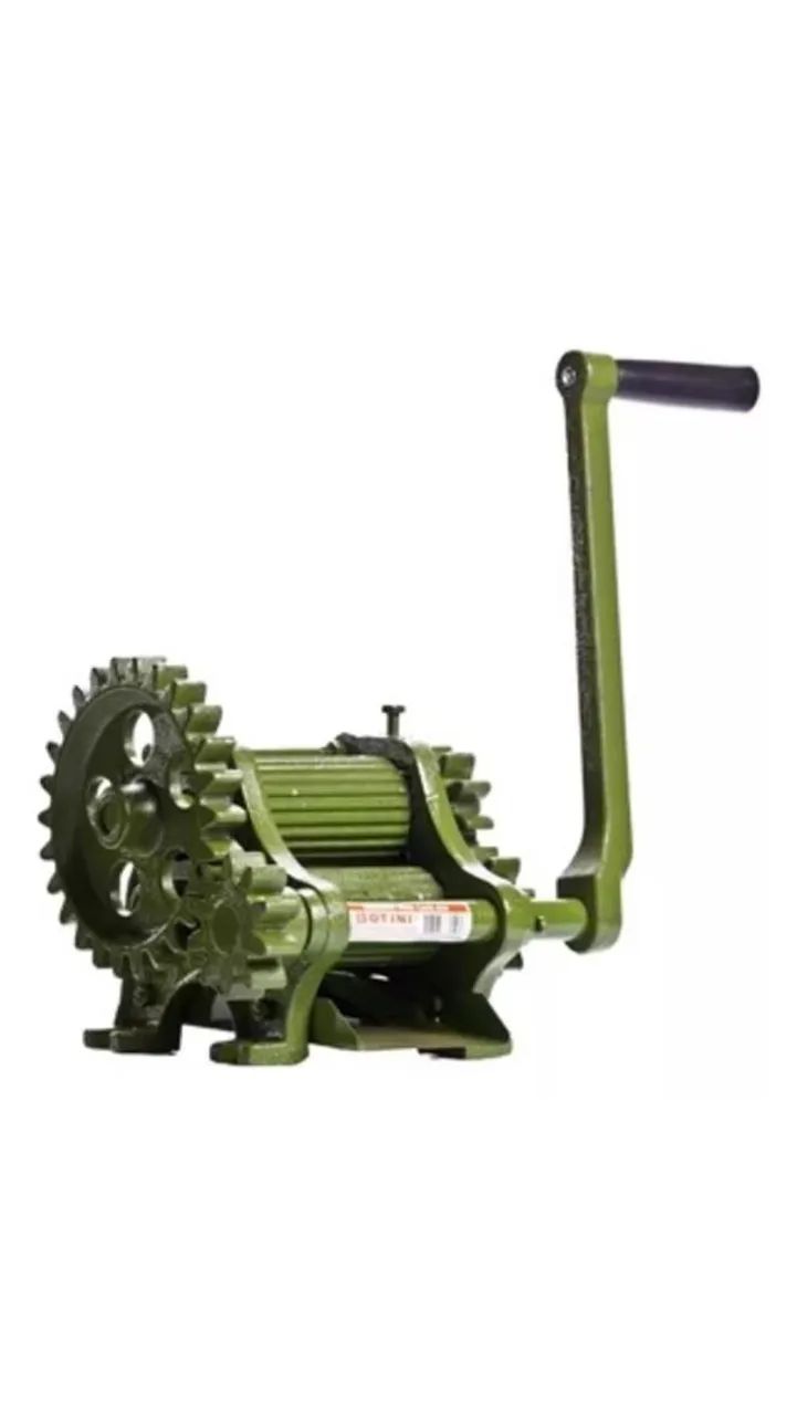 Engenho moedor de cana 3 moendo 