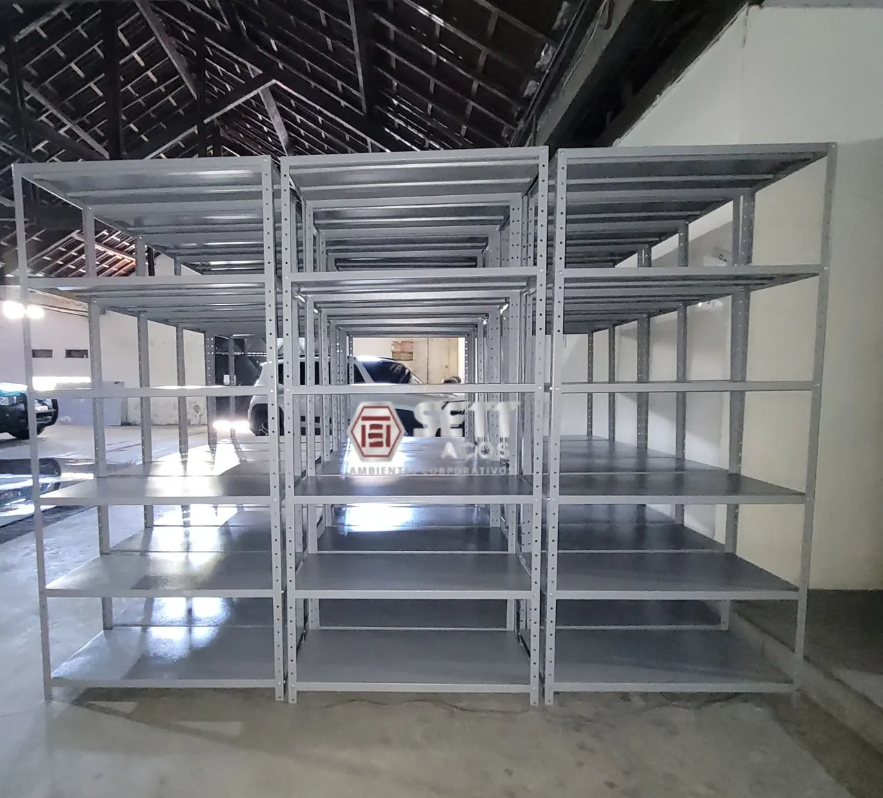 Estantes Industriais de Aço Reforçado - Diversos Tamanhos