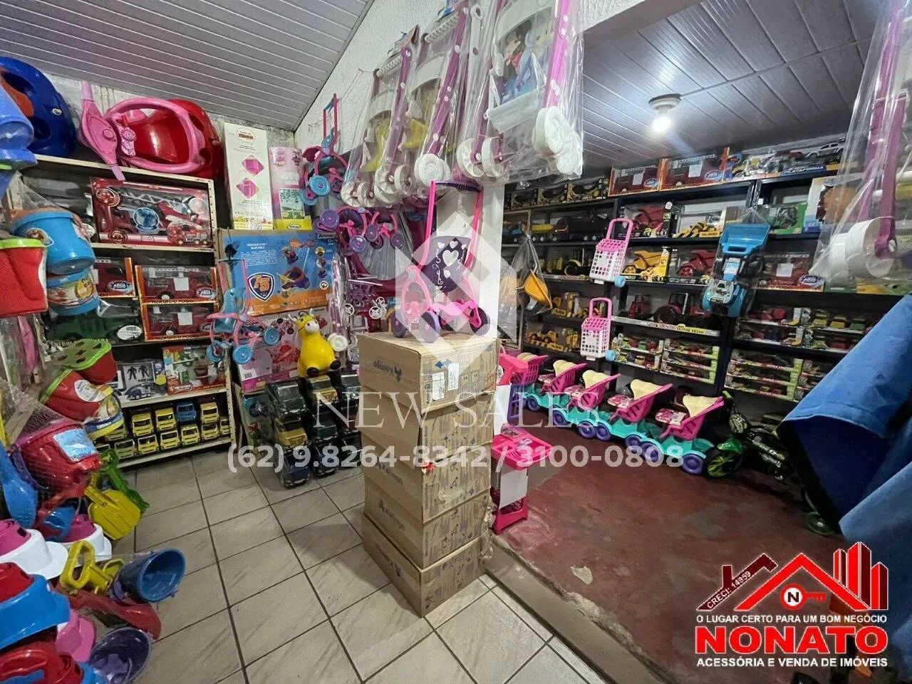 Vendo Loja em Trindade - Toda Montada - Pronta pra trabalhar