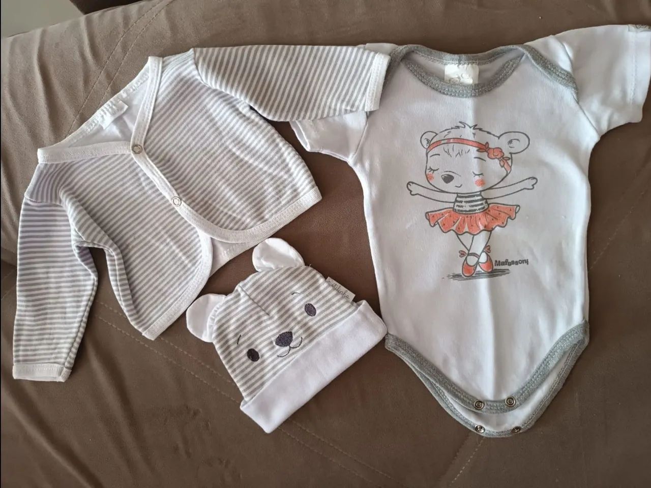 Lote de roupinhas para bebê de 3 meses a 1 ano - Foto 3