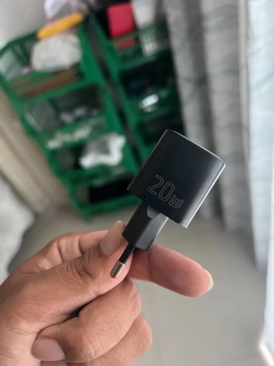 Carregador Essager GaN 20W USB-C e USB-A - Mini e Rápido