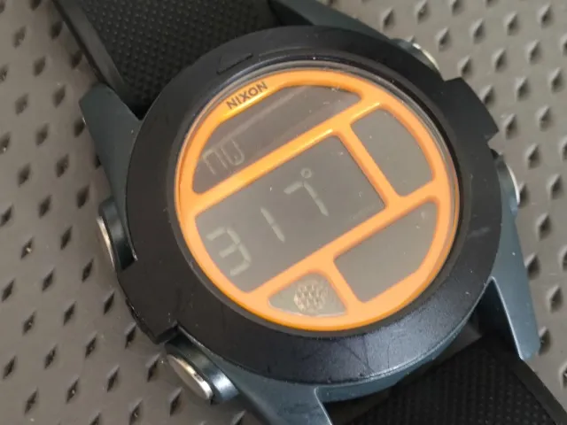 Relógio Nixon Baja - Pulseira Velcro - Bussola e Lanterna