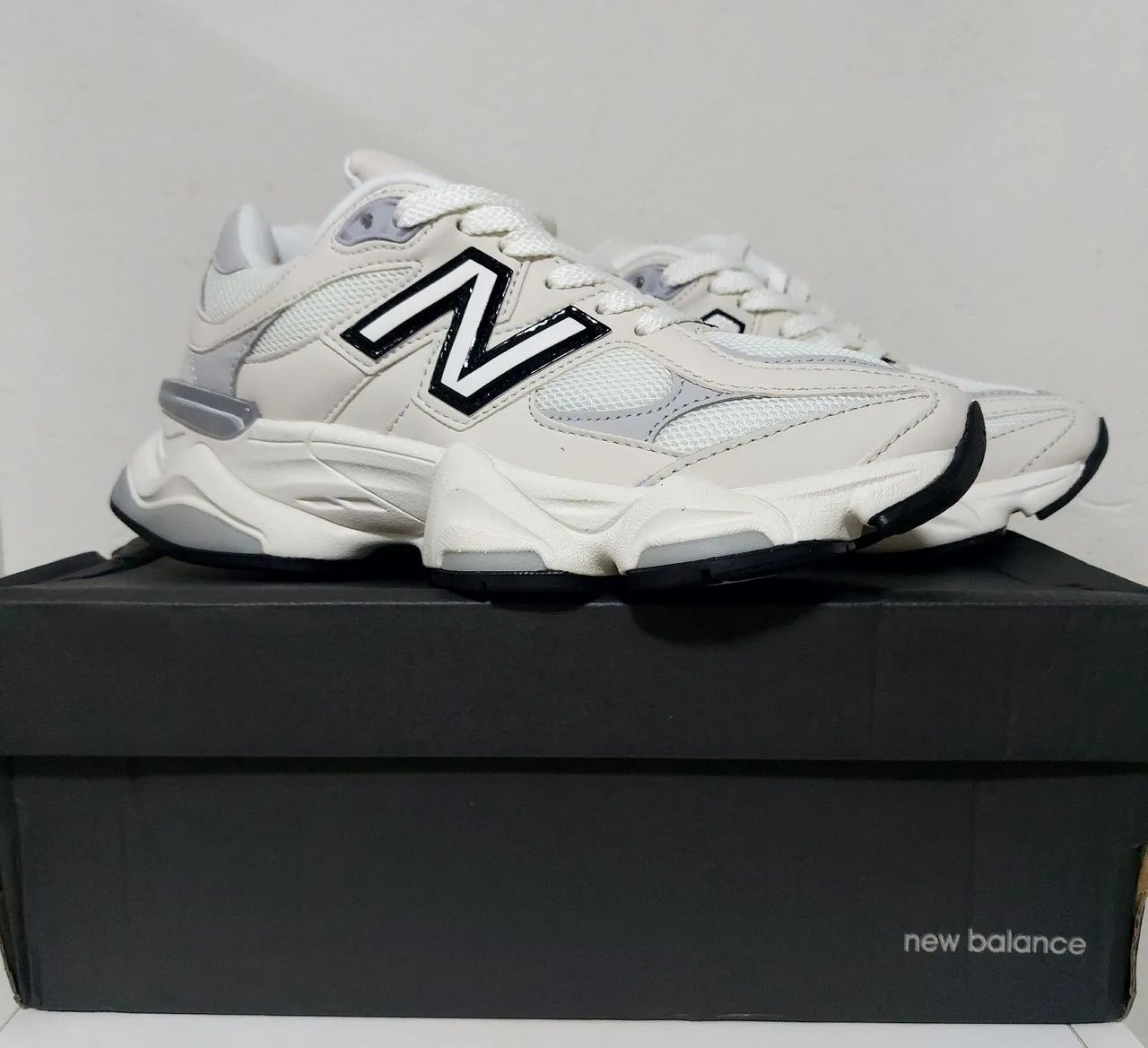 New Balance 9060 Sea Salt Raincloud - Calçados - Jardim Frei