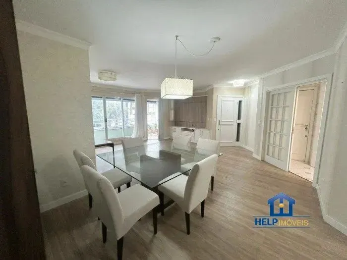 Apartamento amplo 4 dormitórios em Florianópolis
