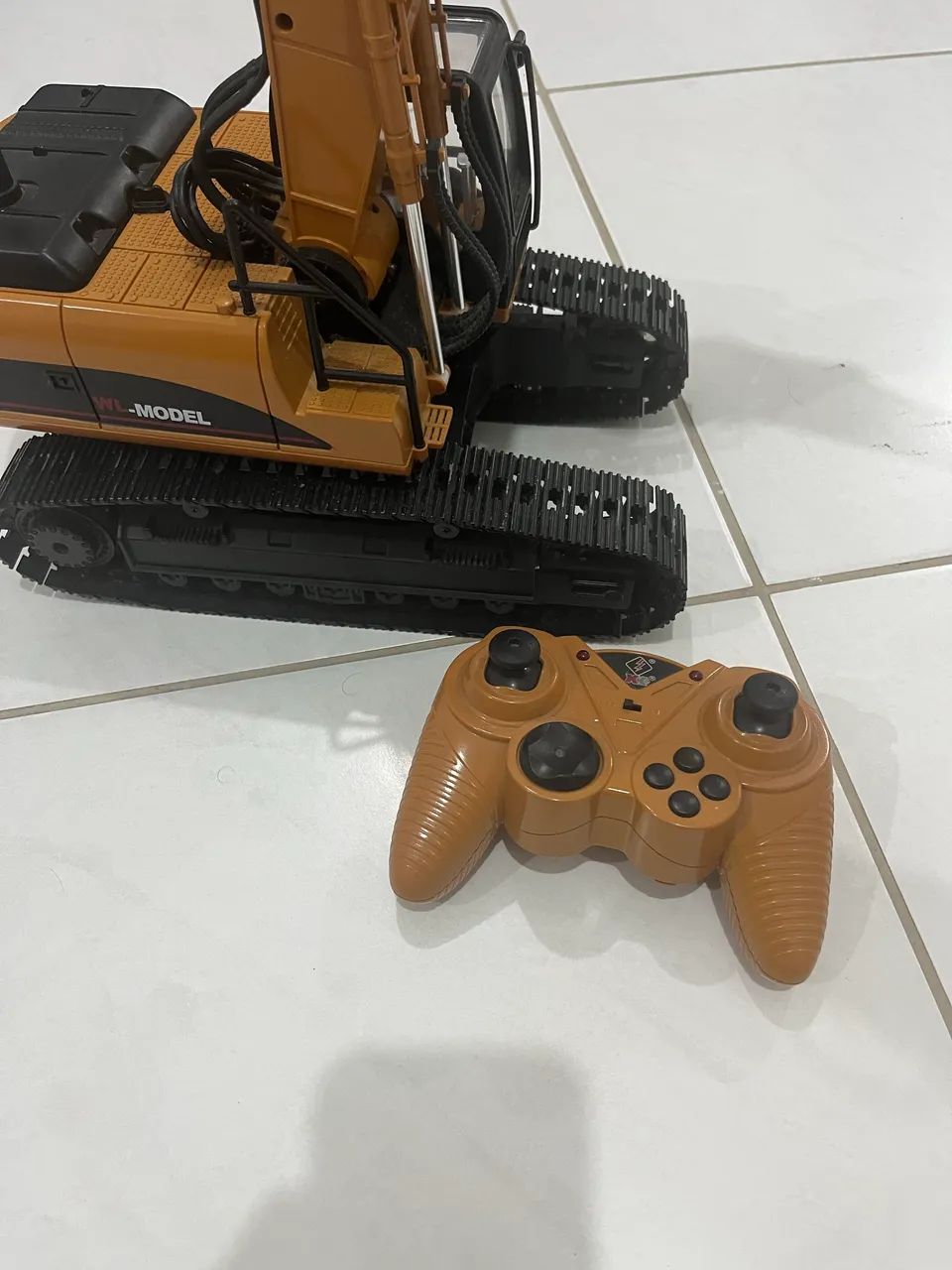 Escavadeira controle remoto 