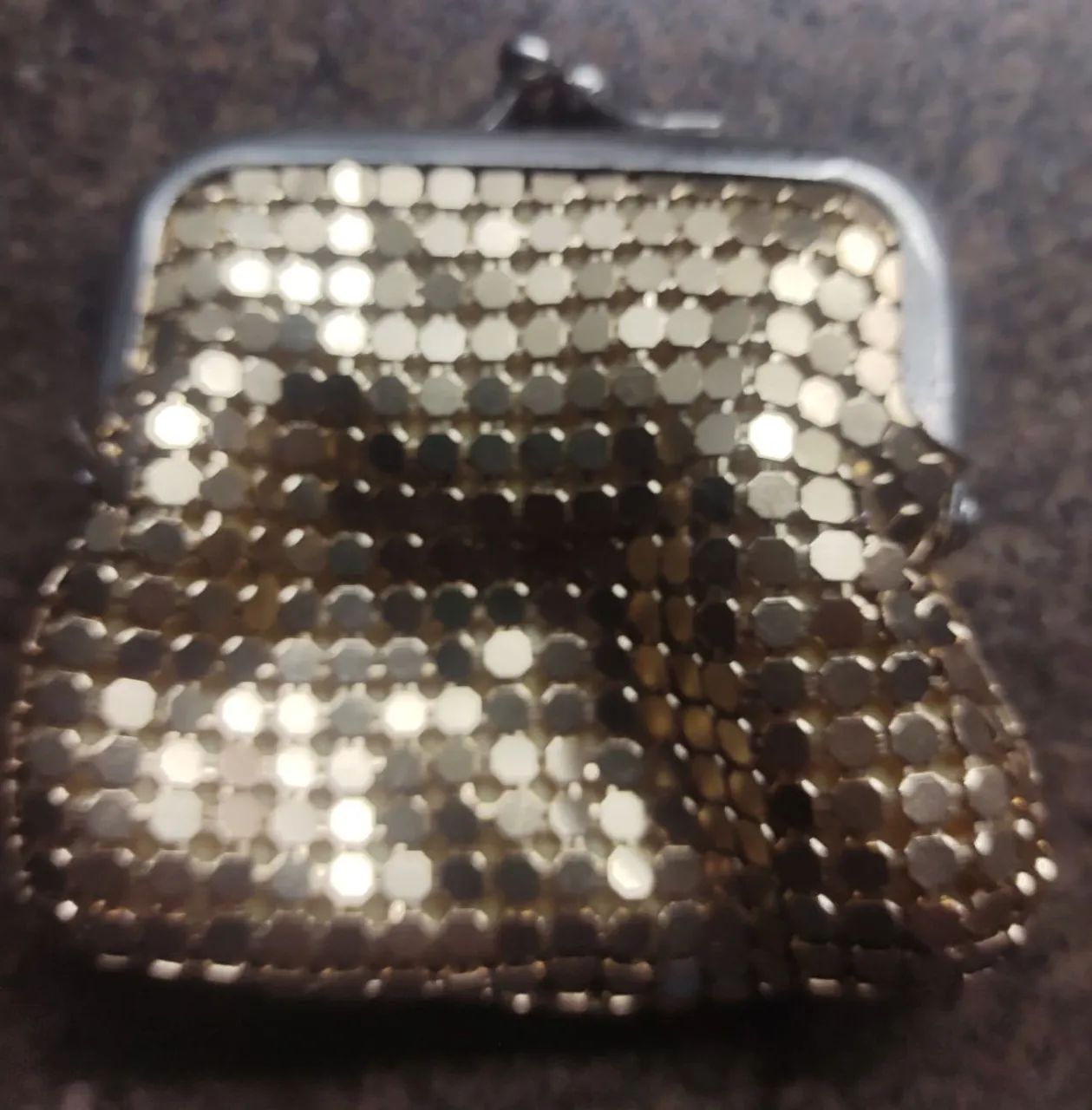 Bolsa de mão para guarda  moedas dourada vintage