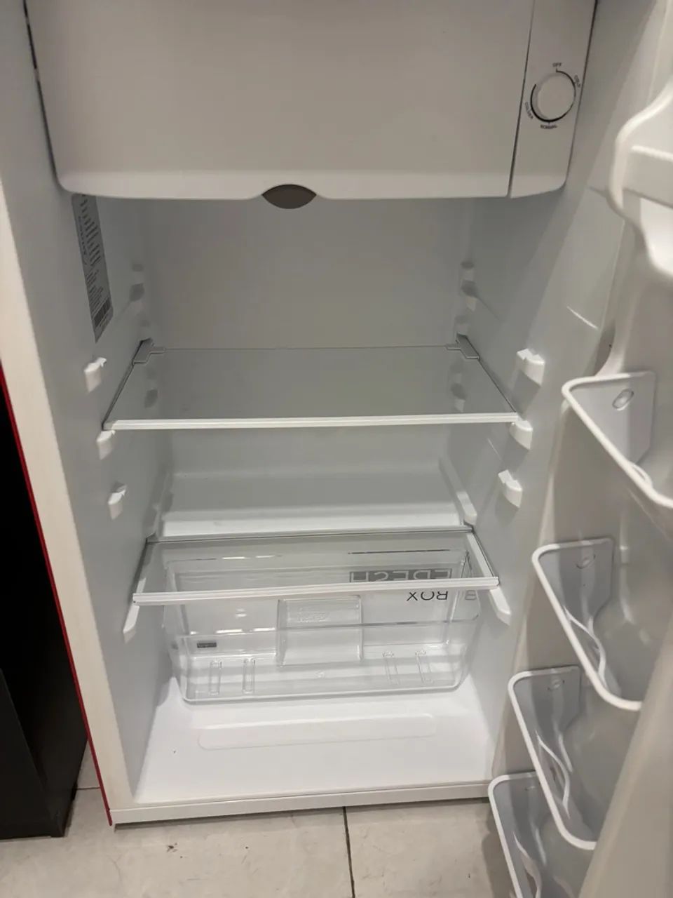 Frigobar Midea Retrô 95 litros vermelho rubi - Foto 3