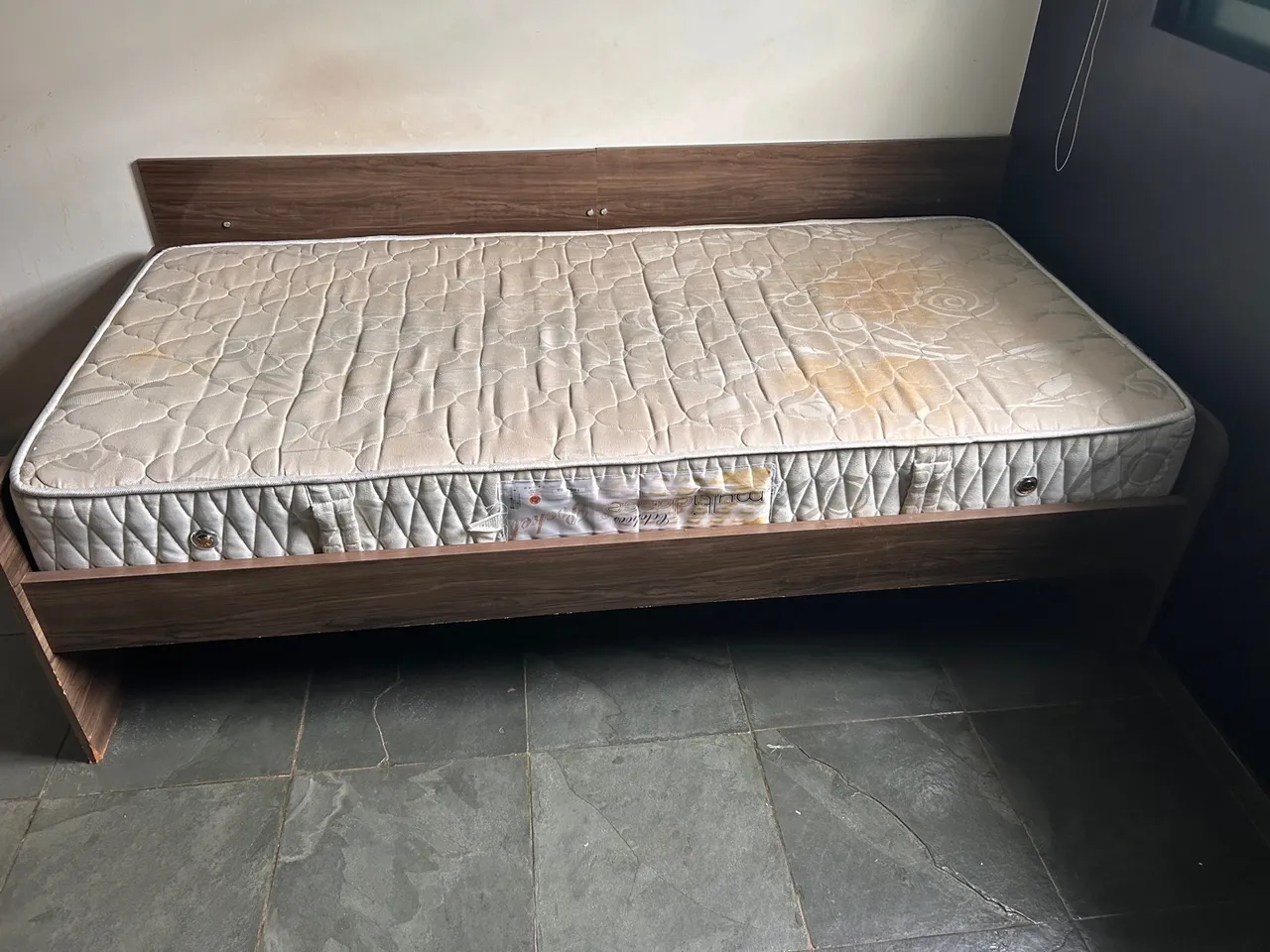 Cama com Colchão