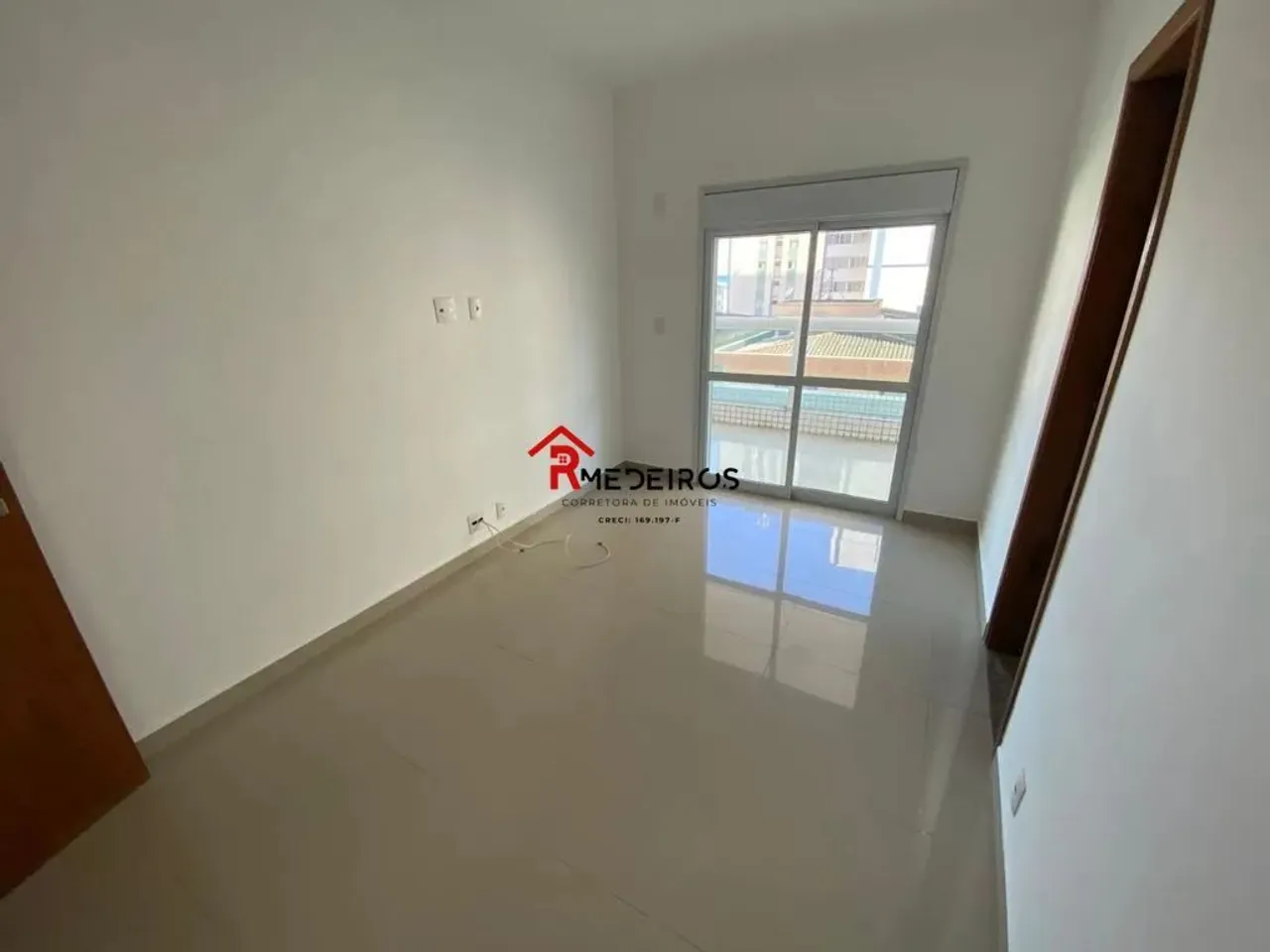 Apartamento para Alugar em Tupi, Praia Grande - SP