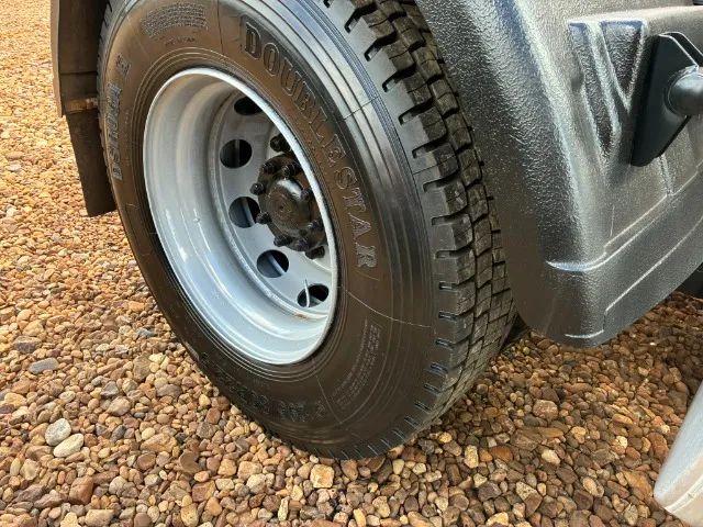 VOLKSWAGEN CONSTELLATION 19320 4X2 2006 TETO ALTO AR CONDICIONADO - Foto 14