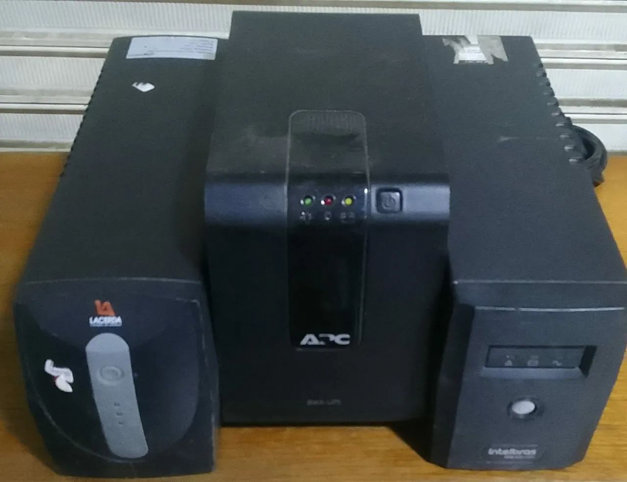 Lote 3 Nobreaks para PC - Lacraia, APC e Intelbras Defeitos - Foto 2