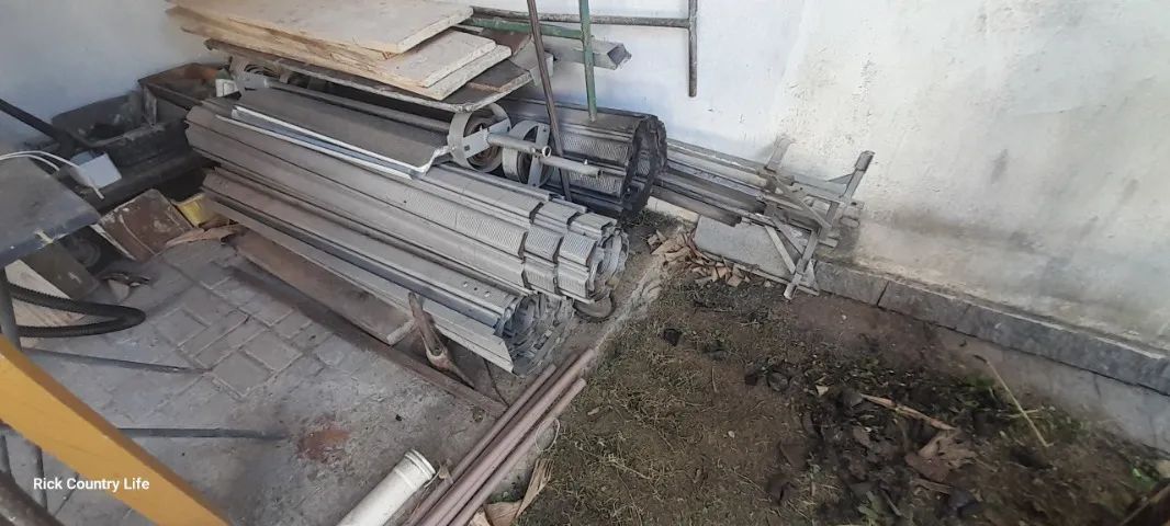 Porta metálica de enrolar semi nova - Foto 4
