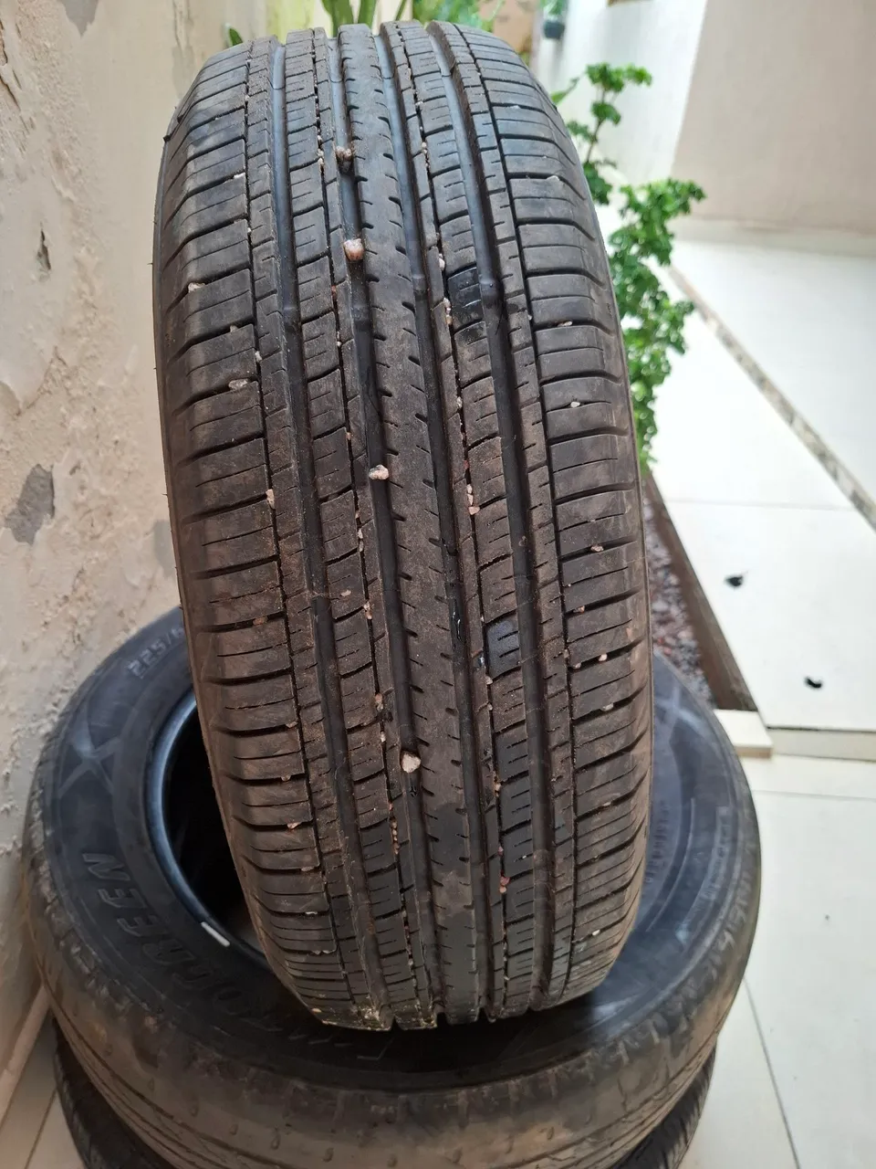 Pneus 225/60/18 seminovo
