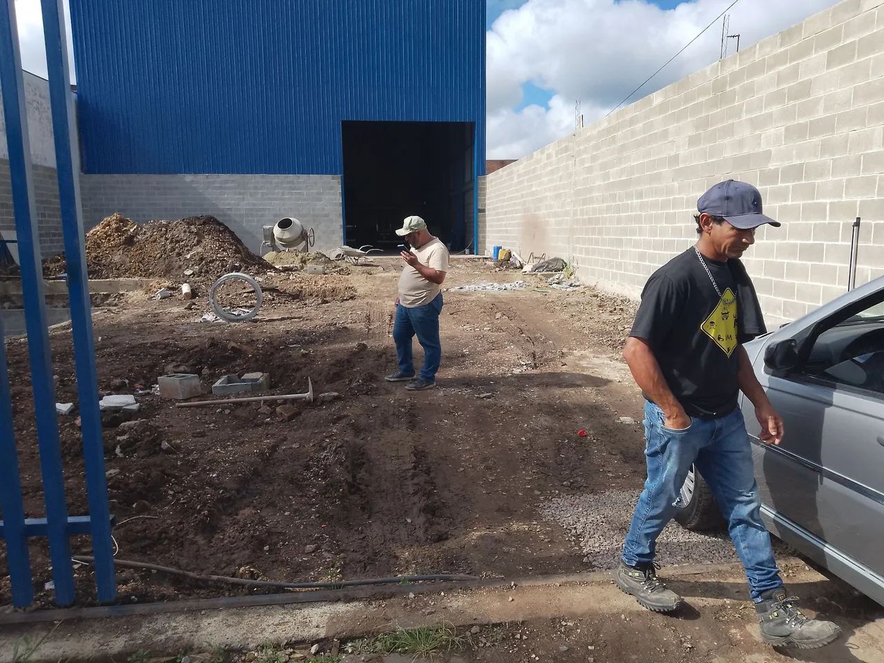Faço instalação e reparos de paver e meio fio 