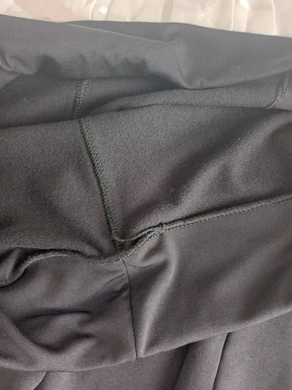Calça Legging Preta com Detalhe em Couro - Foto 4
