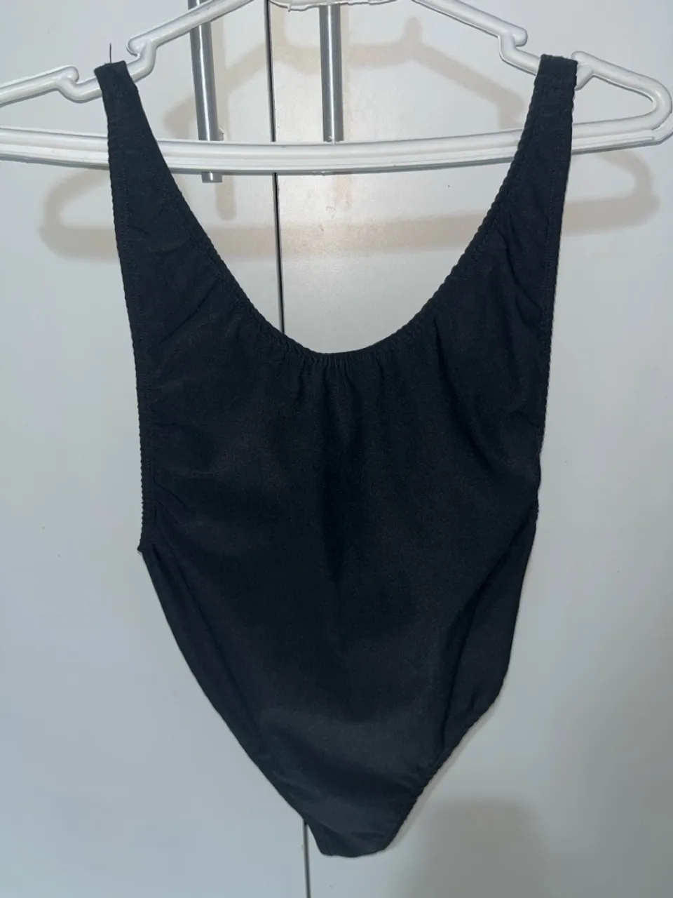 Body preto elegante e confortável