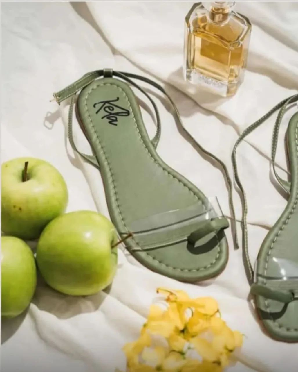 Kit 23 pares de rasteirinhas variadas - Foto 6