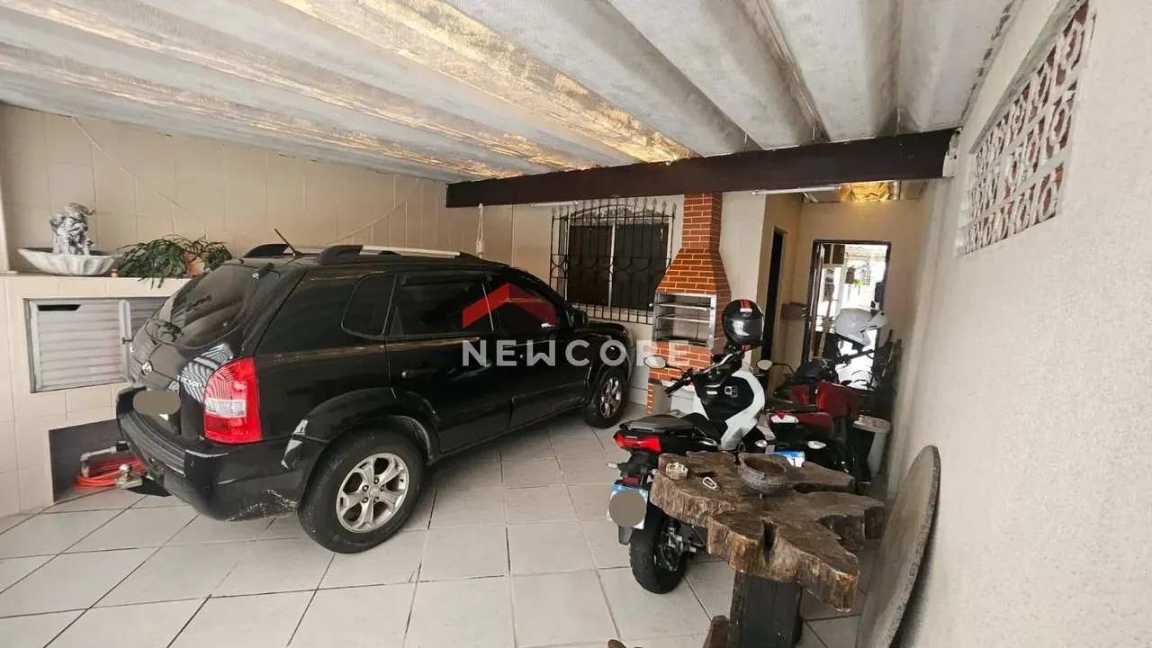 Casa em Rua Estados Unidos - Guilhermina - Praia Grande/SP