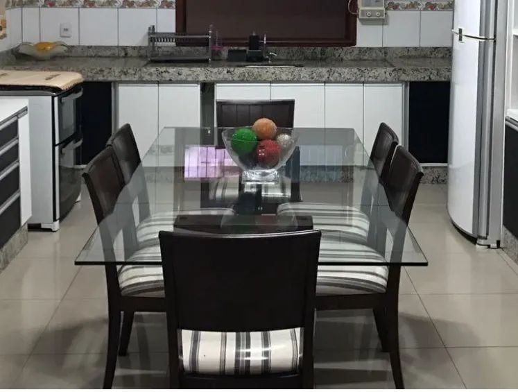 Mesa de Jantar de Vidro Elegante