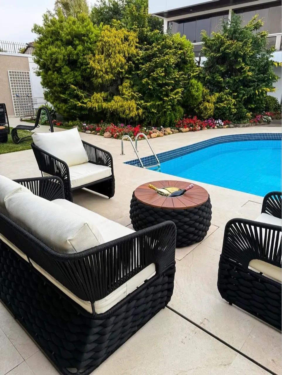 Conjunto sofá móveis área externa - Foto 3