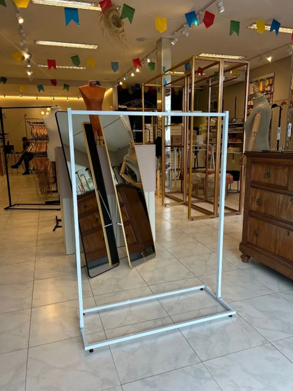 ARARA INDUSTRIAL  PARA ROUPAS DE CHÃO - Foto 2