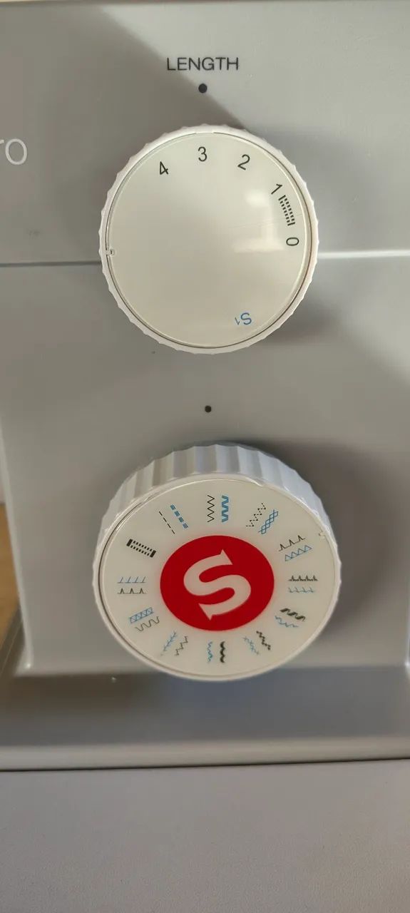 Máquina de costura Singer Facilita Pro 4423 - Foto 5