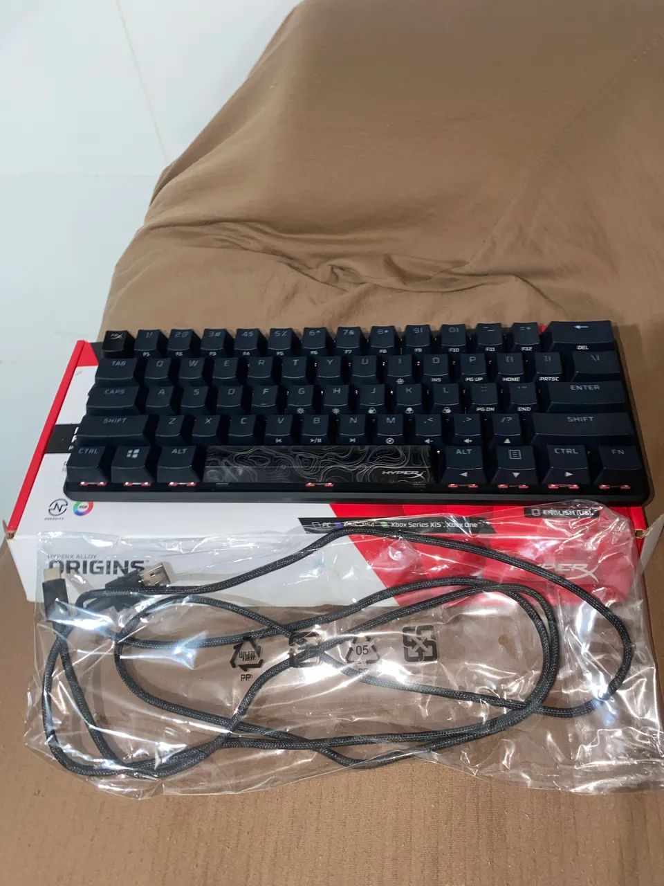 Teclado hyperx 60% alloy
