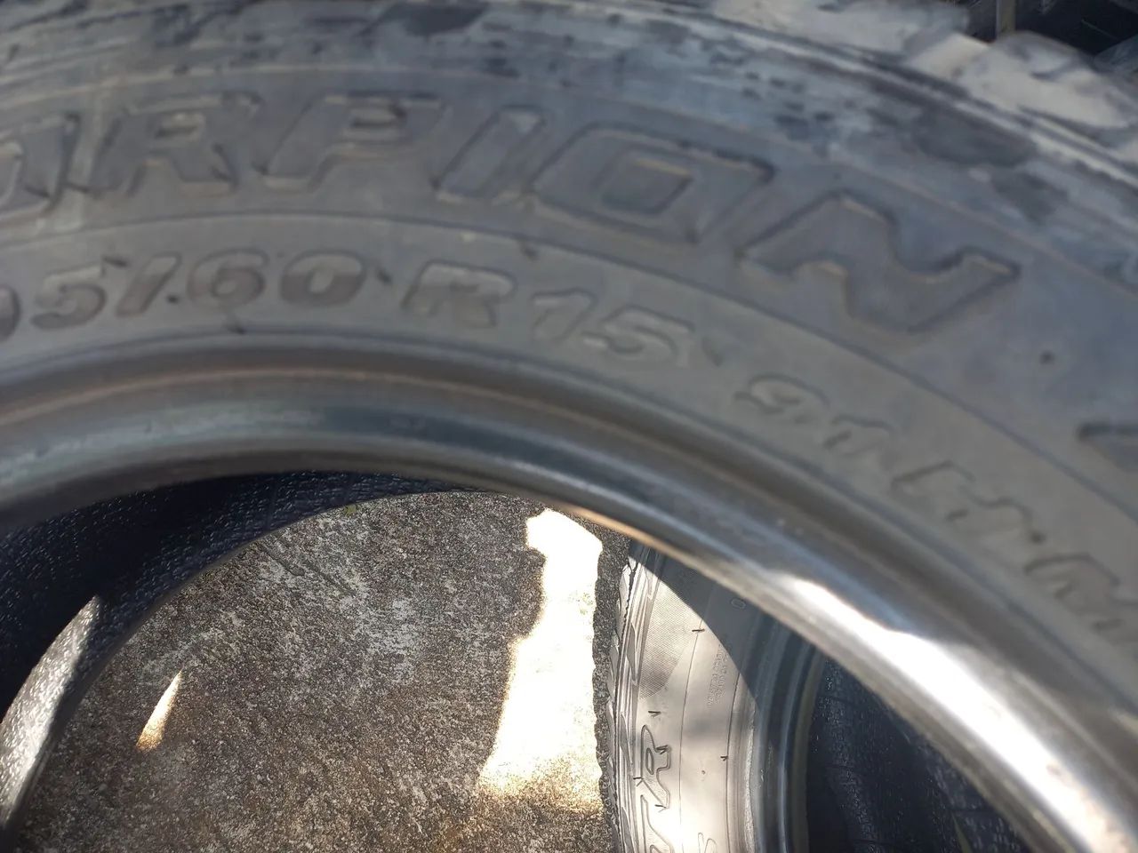 Pneus usados pirelli Scorpion 205 60r15  - Foto 4