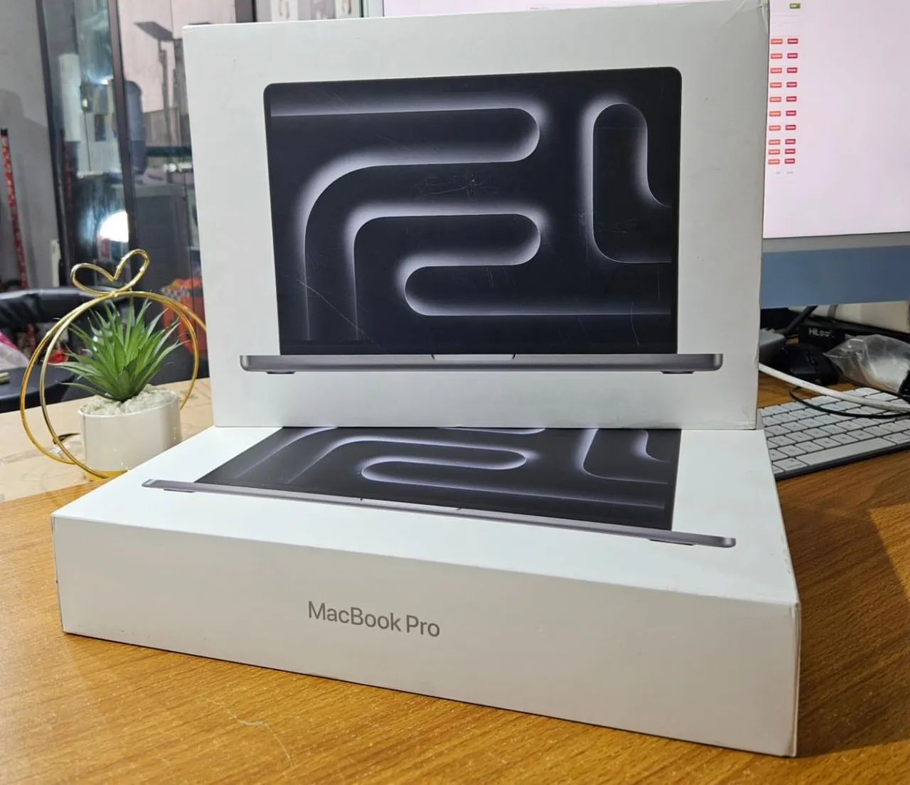 Promoção Macbook Pro M4 Pro 14.2 2024 24GB/512SSD