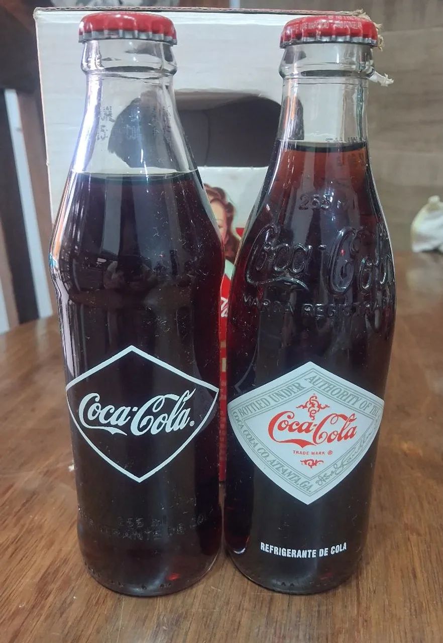 2 Garrafas- Coleção de Garrafas Coca-Cola Históricas - Foto 4