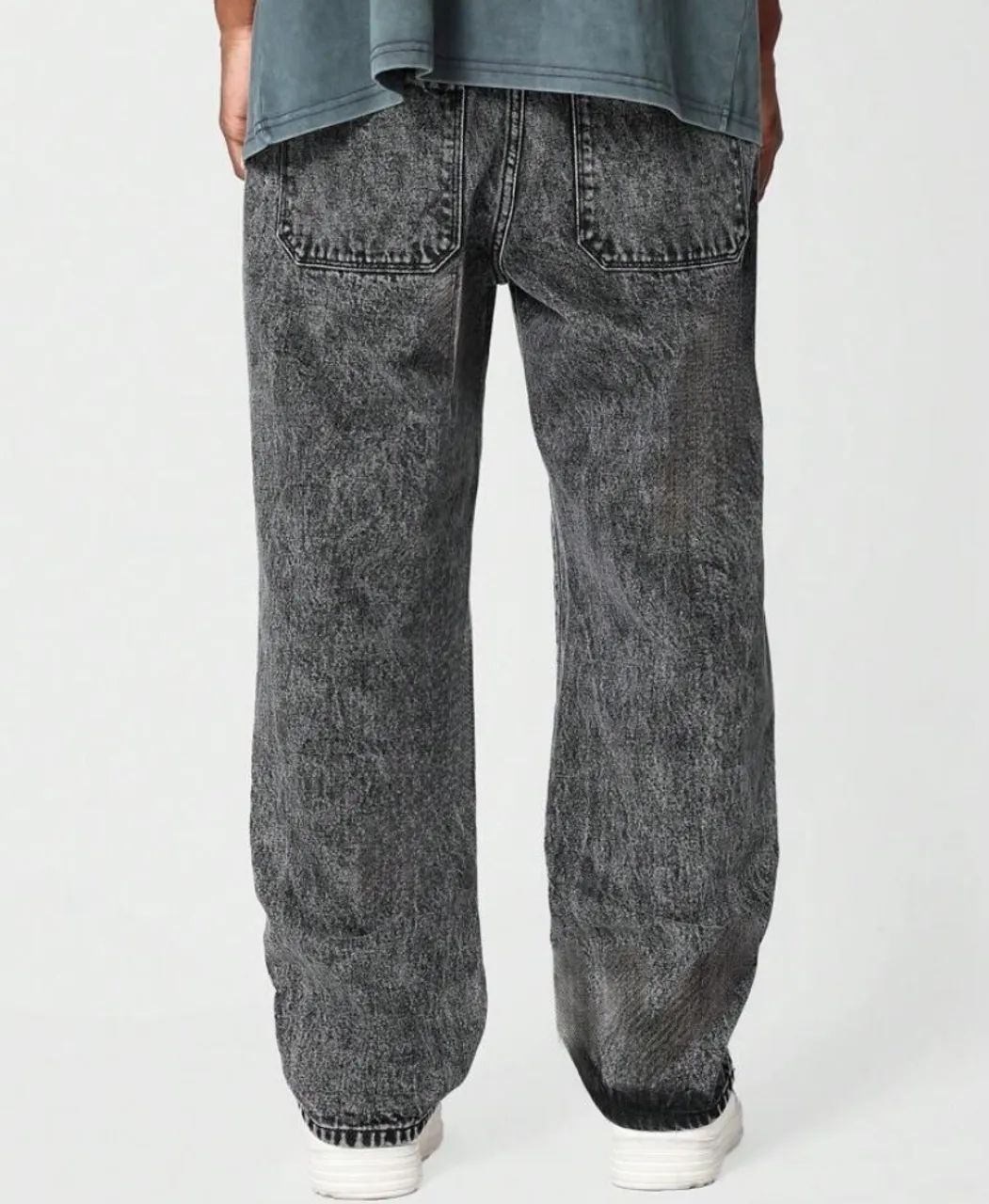 Calça SUMWON Denim RETA M contém medidas nas fotos  - Foto 3