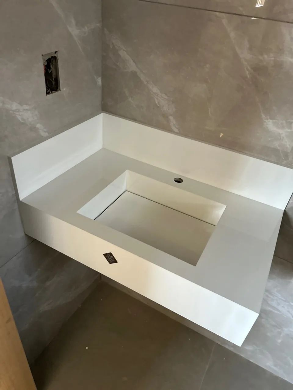 Lavatório de porcelanato 