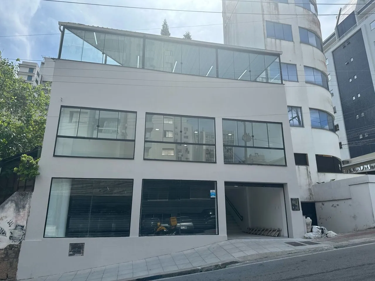Prédio novo para locação no Centro de Florianópolis