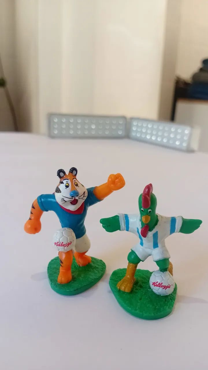 Lote 2 Bonecos antigo brinquedo coleção sucrilhos Kelloggs raridade