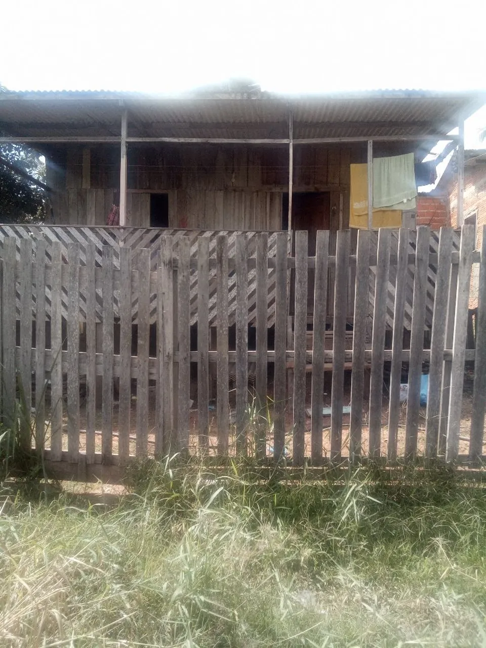 Casa para vender logo preço 30.000 mil avista , whatsapp: *